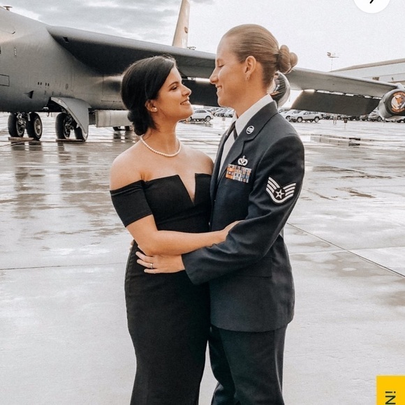 LULU'S Black Off the Shoulder Bodycon Maxi Gown Size Small bridesmaid - Picture 6 of 11